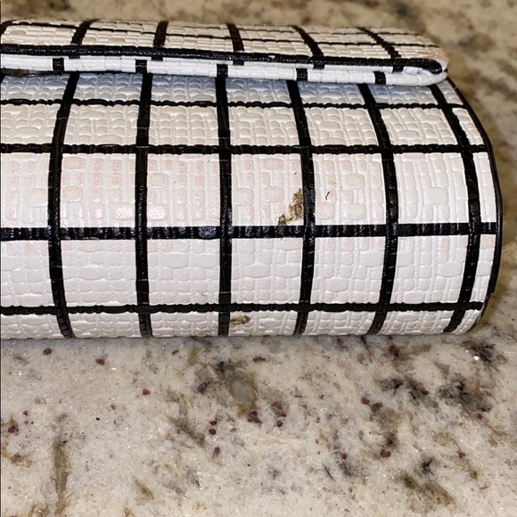 Fashion Clutch - Picture 2 of 6